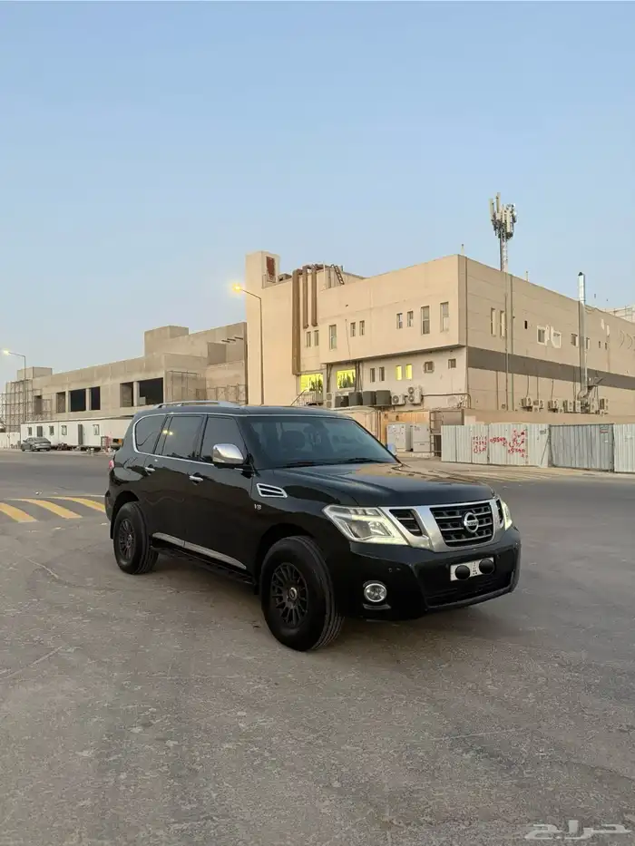 نيسان باترول بلاتينيوم 400 2014 اسود 5