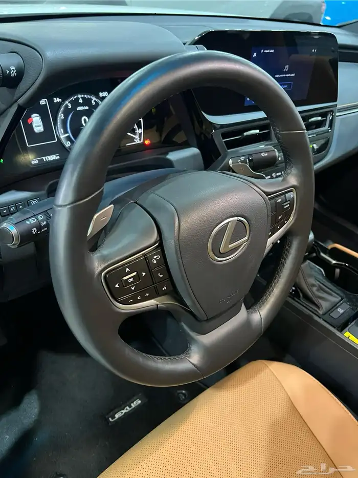 لكزس ES250 2025 بنزين شبه جديد ( الوكيل عبداللطيف جميل ) 4