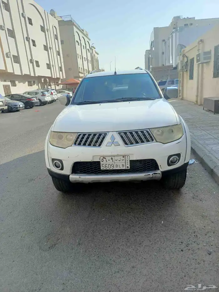 باجيرو سبورت نظيف موديل 2012 شرط مكينه دبلات قير 15