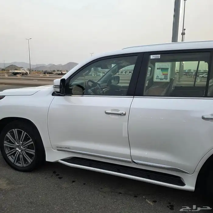 جيب لكزس LX570 موديل 2016 2