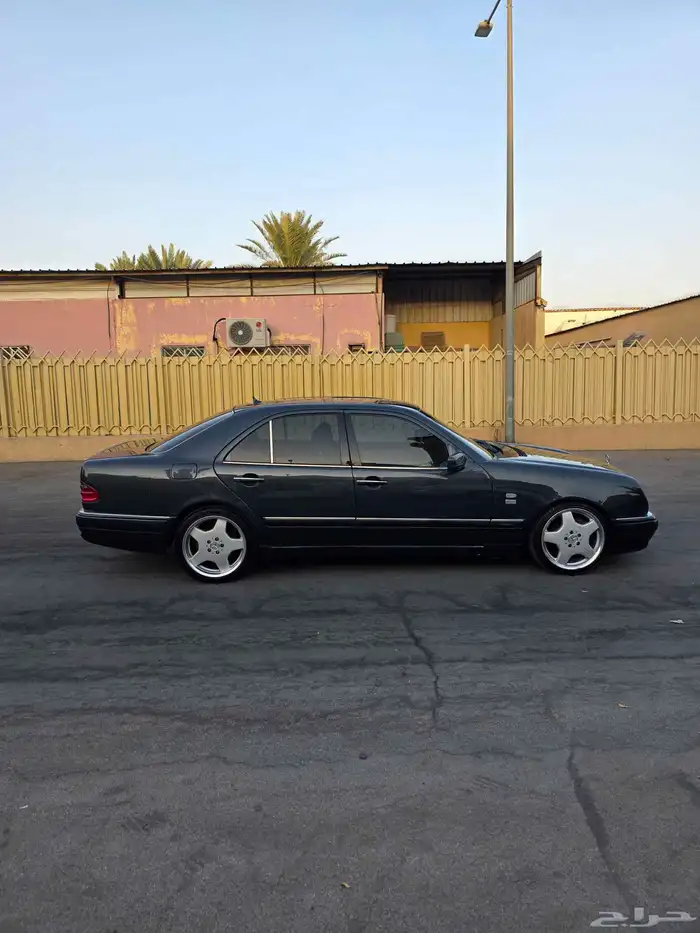 AMG مرسيديس E50 4