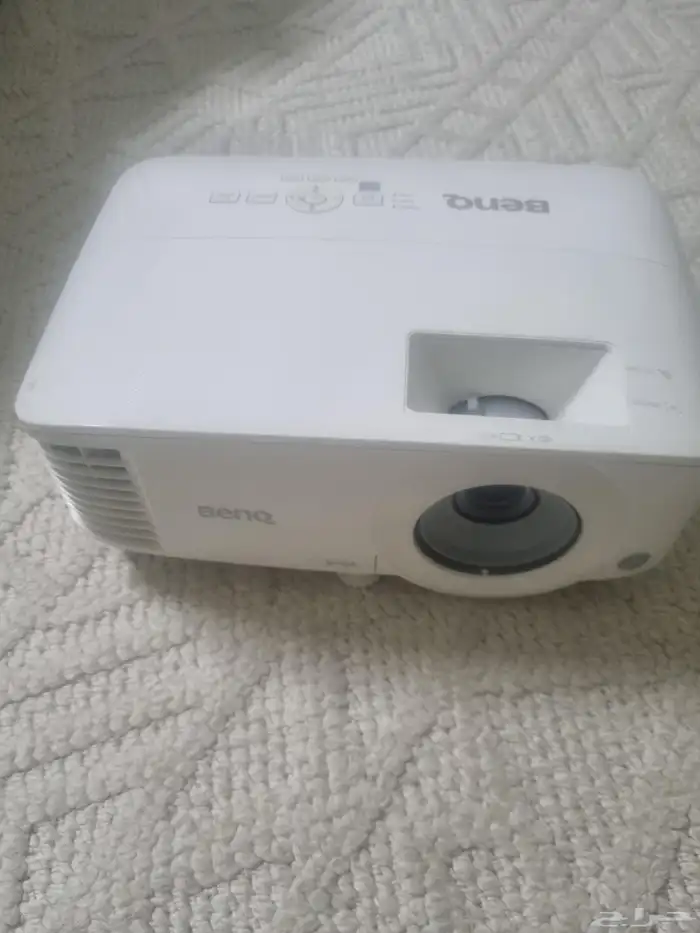 يروجكتر Benq استخدتم نظيف جدا ففط 137 ساعه تشغيل 2