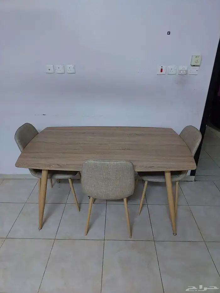 Dining table with 3 chairs 0