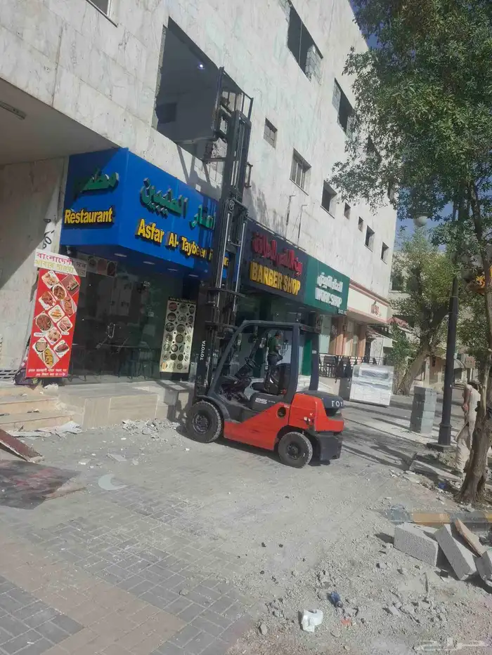 ايجار رافعه شوكيه فوركلفت 6متر 1