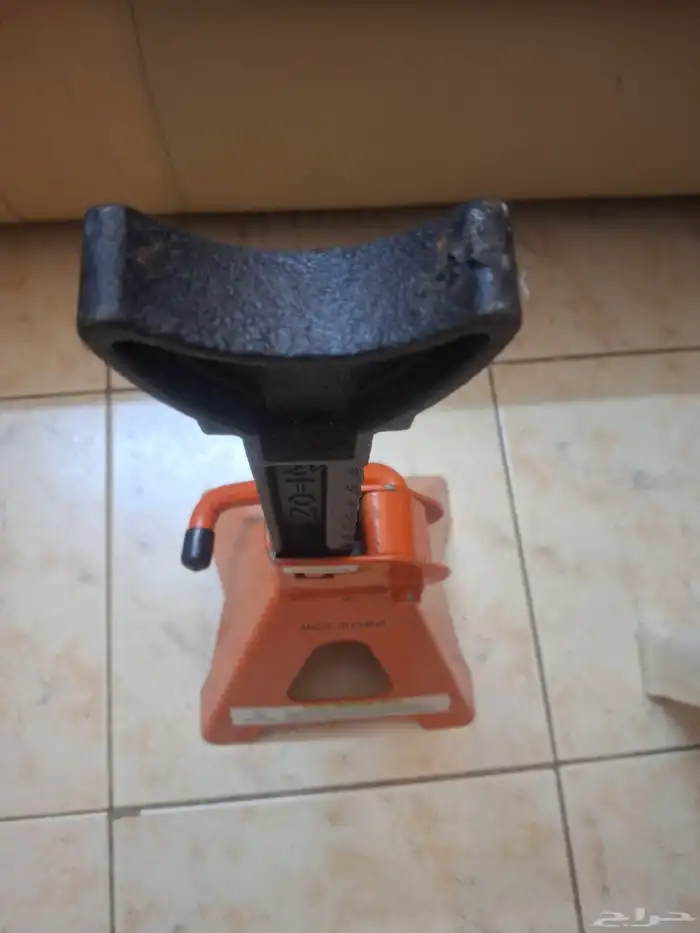 JACK AND JACK STAND 4