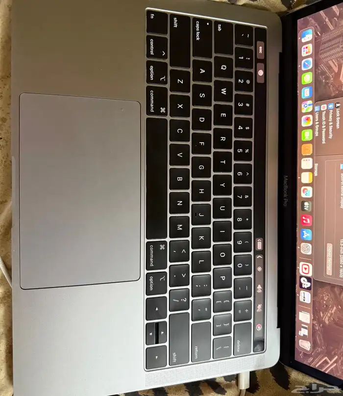 و ماجيك موس 13 MacBook Pro للبيع 1