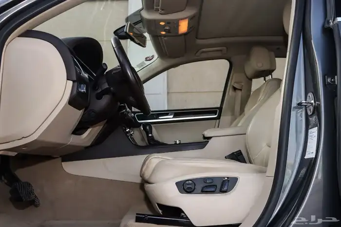 طوارق 2014 مالك اول من الوكالة Volkswagen Toureq 2014 9