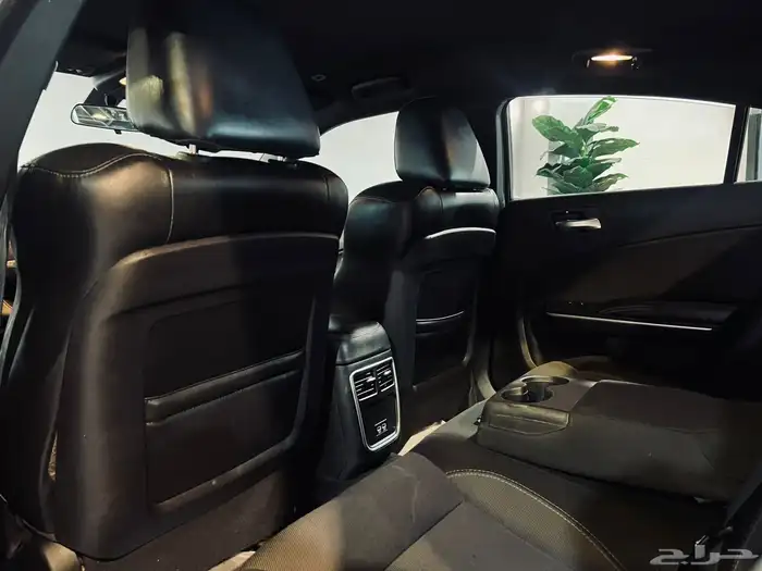 تشارجر 2018 SXT V6 استاندر بحاله ممتازه ماشاء الله 16