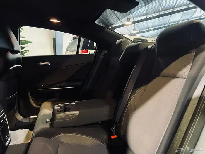 تشارجر 2018 SXT V6 استاندر بحاله ممتازه ماشاء الله 15