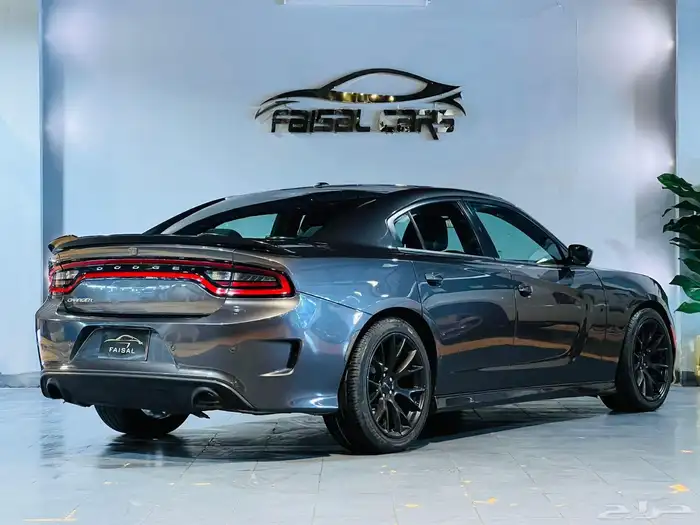 تشارجر 2018 SXT V6 استاندر بحاله ممتازه ماشاء الله 4