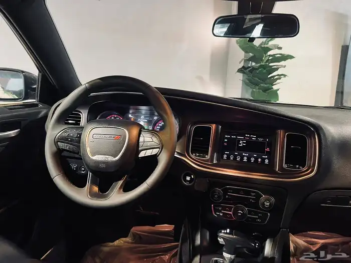 تشارجر 2018 SXT V6 استاندر بحاله ممتازه ماشاء الله 8