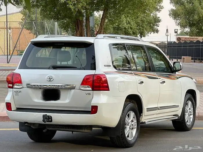 تويوتا لاندكروزر 2015 V6 8