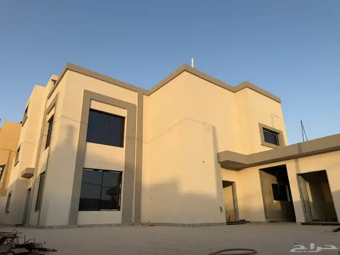 للبيع فيلا درج داخلي 1