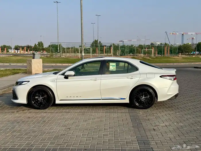 تويوتا كامري 2023 اصدار 40عام خاص 4