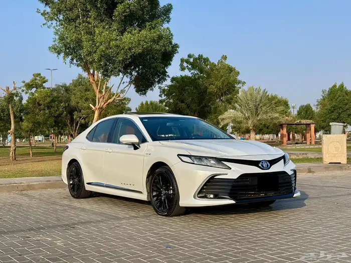 تويوتا كامري 2023 اصدار 40عام خاص 1