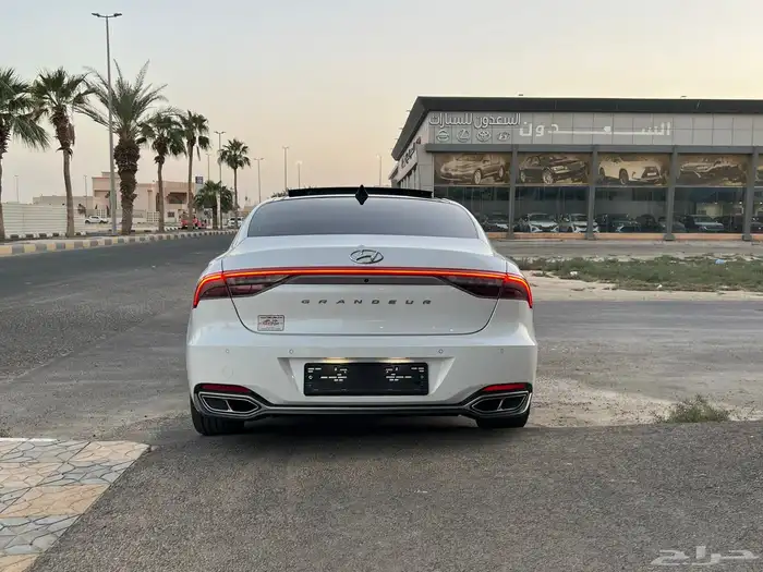هونداي ازيرا 2021 فل كامل (سقف بنوراما) 10
