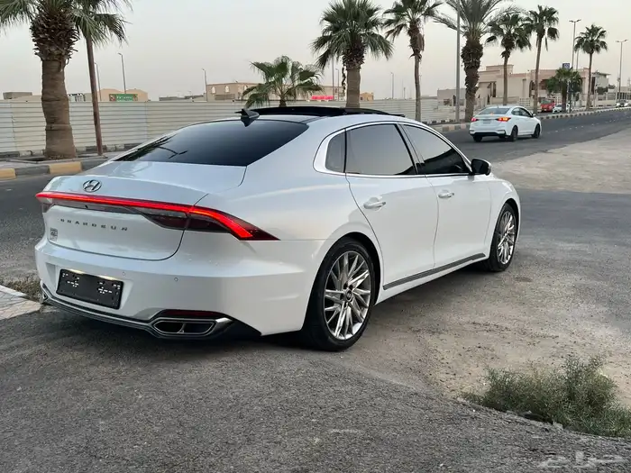 هونداي ازيرا 2021 فل كامل (سقف بنوراما) 13