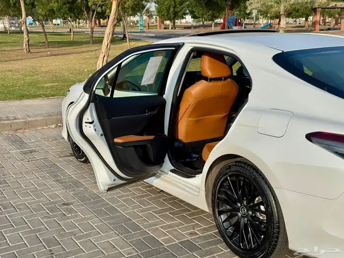تويوتا كامري 2023 اصدار 40عام خاص 0