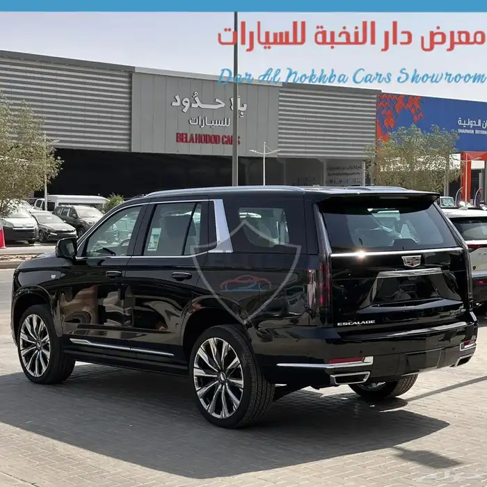 كاديلاك اسكاليد 2025 كاش وبنوك 1