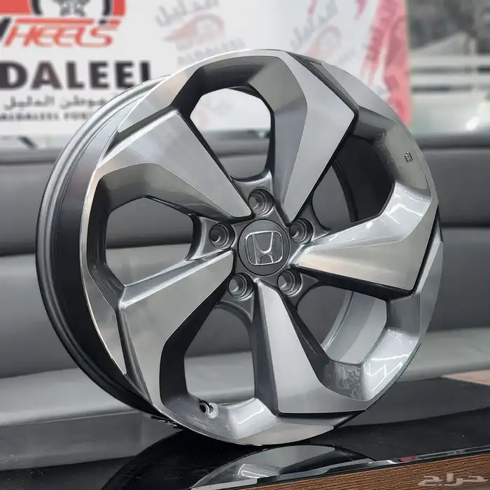 يوجد لدينا جميع انواع الجنوط وجميع مديلات السيارات 61