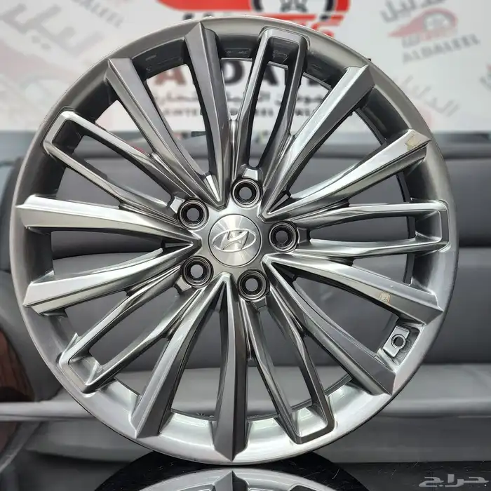 يوجد لدينا جميع انواع الجنوط وجميع مديلات السيارات 60