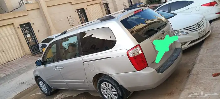 كيا كرنفال موديل 2013 4