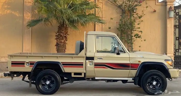 تويوتا شاص LX بريمي 2023 11