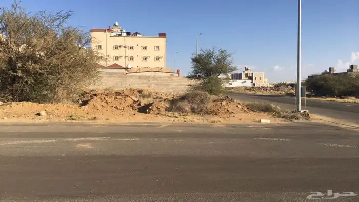 للبيع ارض 722 م2 على ثلاث واجهات في خميس مشيط مخطط الجيش 3