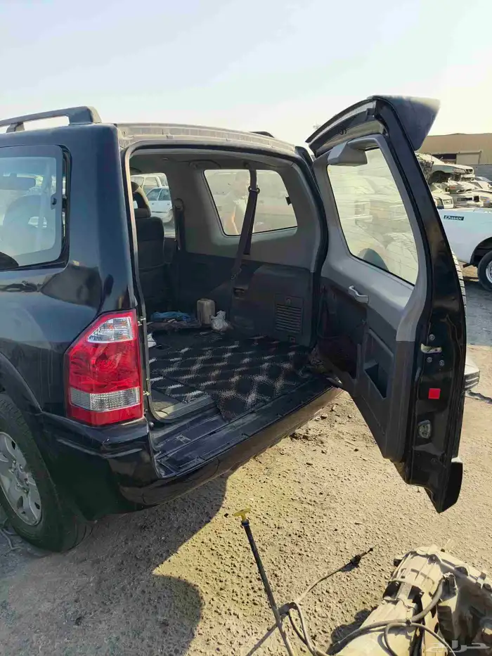 قطع غيار ميتسوبيشي باجيرو ربع تشليح 7