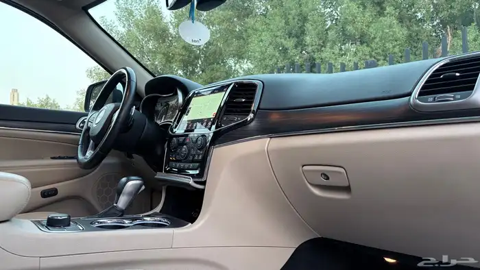 جيب جراند شروكي 2021 Limited ( شبه جديد ) 50
