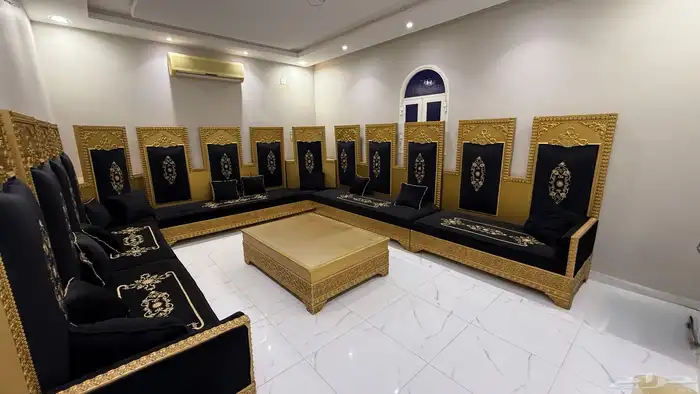 كنب مجلس نظيف وطاوله طعام 8كراسي 1