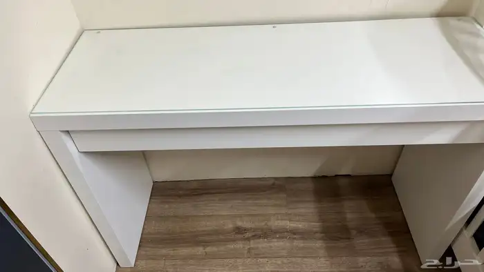للبيع طاولة تسريحة ايكيا 1