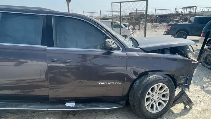 gmc yukon xl قطع غيار فقط 2016 3