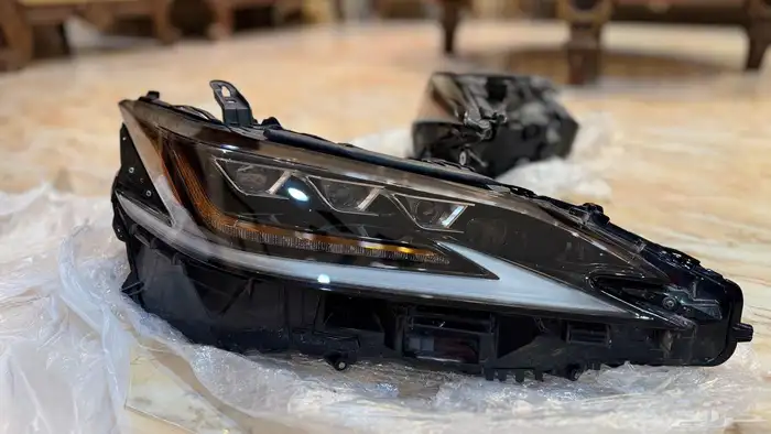 شمعات لكزس ES ثلاث عدسات 1