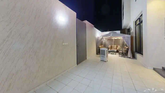 فيلا مؤثثة فاخره للاجار حي عكاظ الرياض قريبة من قاعدة الجوية 1