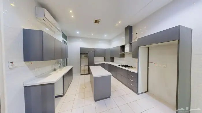 فيلا مؤثثة فاخره للاجار حي عكاظ الرياض قريبة من قاعدة الجوية 13