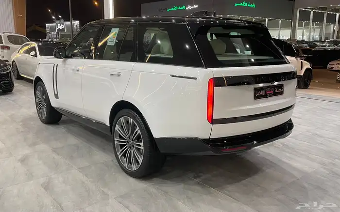 رنج روفر HSE V6 فل اوبشن 2023 5