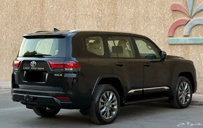 لندكروزر 2023 L4 13