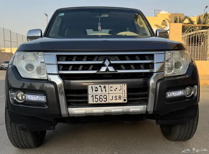 للبيع باجيرو 2016 فل 3800 مجهز للبر بالكامل 2