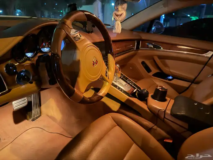 بورش باناميرا 10