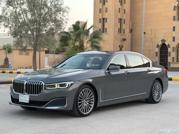 بي ام 740 4