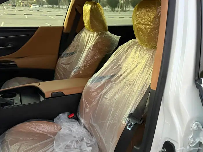 لكزس ES250 2023 فئه AA استاندر 33
