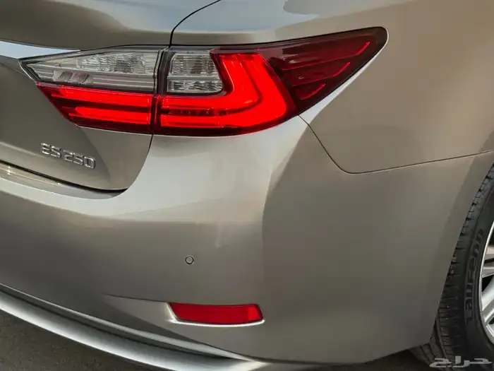 لكزس ES 250 2018 16