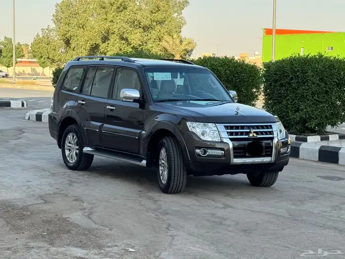ميتسوبيشي باجيرو علامه ذهبيه فل كامل 2