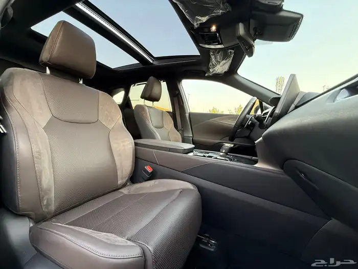 لكزس RX350 H 2023 وارد سعودي بالضمان 19