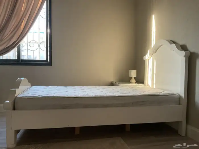اثاث غرفة نوم مستعمل نظيفة وسليمة للبيع 3