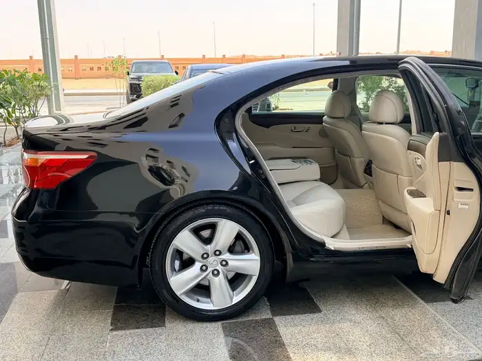 لكزس LS460L مديل 2012 اسود 14