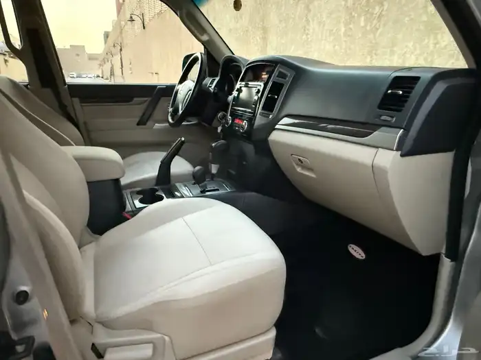 باجيرو 2020 GLS نص فل 31