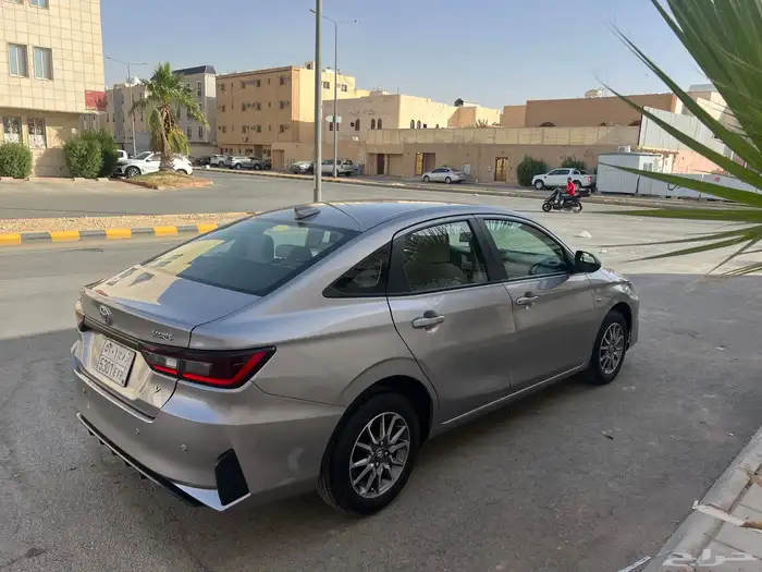 ياريس 1