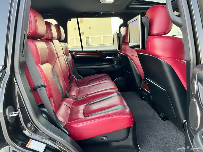 لكزس 2020 LX570 بحاله ممتازة 15